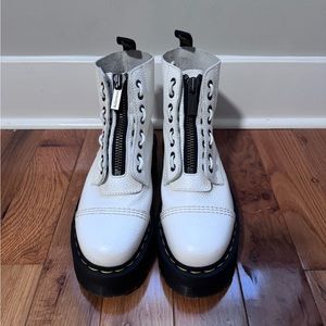 Dr. Martens - SINCLAIR MILLED NAPPA LEATHER BOOTS SIZE 9